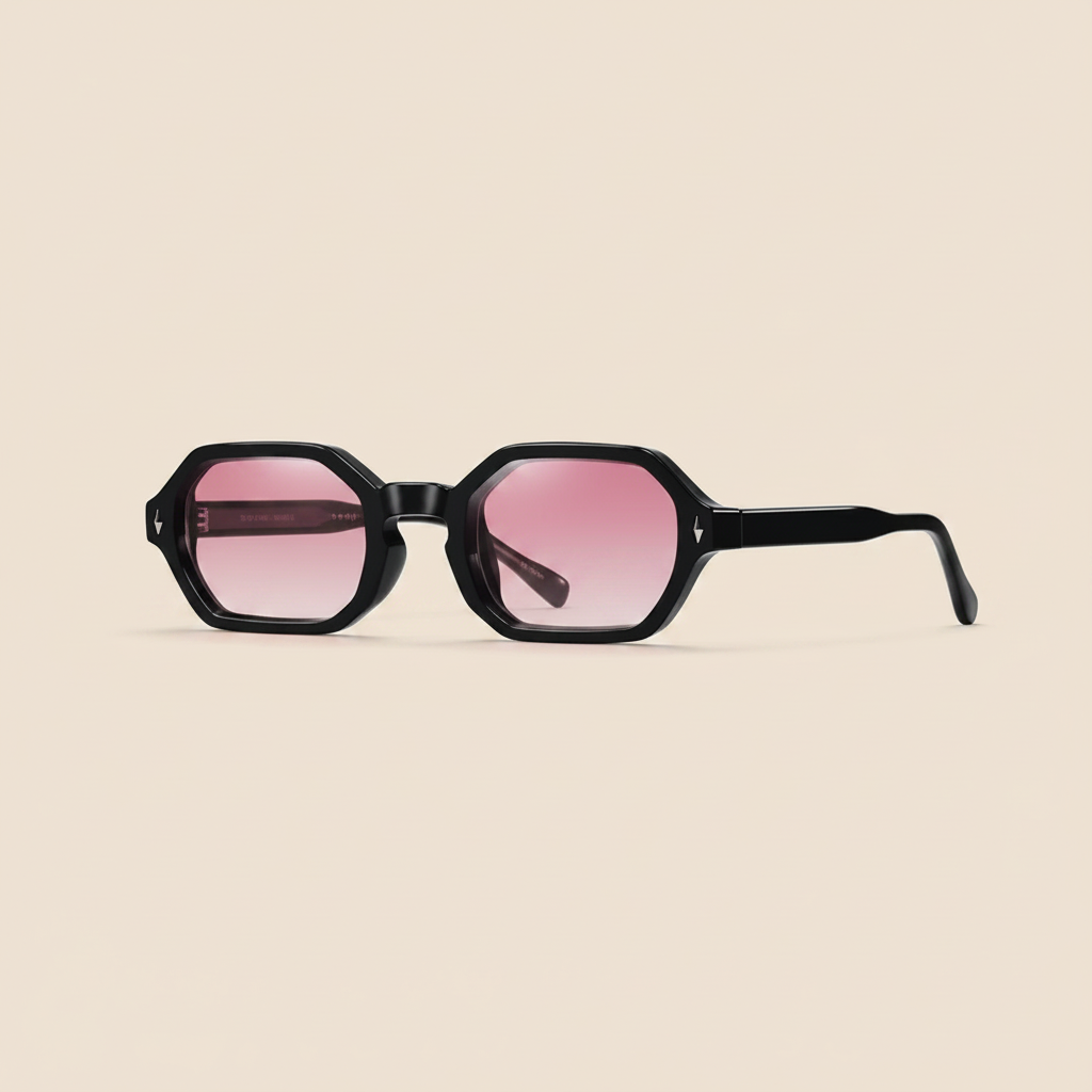 Lunettes noires verres roses fond beige